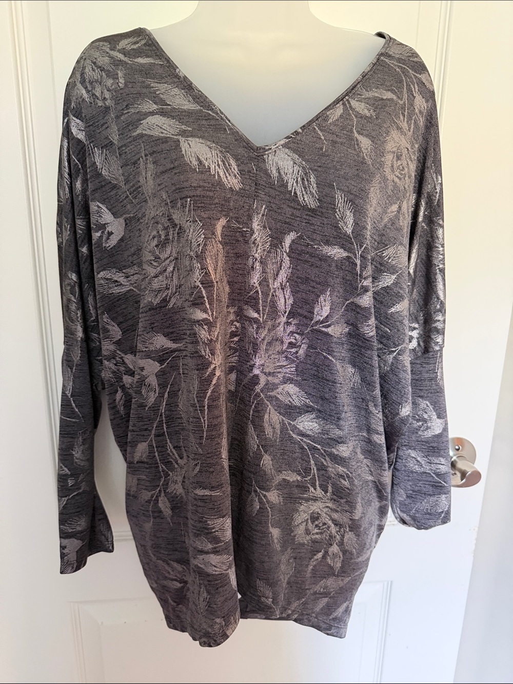 White House Black Market Gray Floral V-Neck Top size S